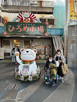 またまた高知に来てくれました✨ひろめでたくさん美味しい物ごちそうになりました。アルコールなしなのにゆっくり楽しい時間をご一緒させていただきました